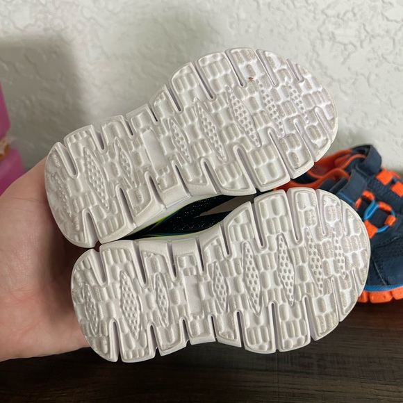 2 Pairs Baby Toddler Shoes - Size 5 - Surprize by Stride Rite - S Sport - Picture 4 of 7